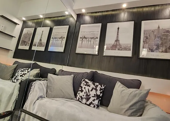 アパートホテル Casa Monocromo マニラ市